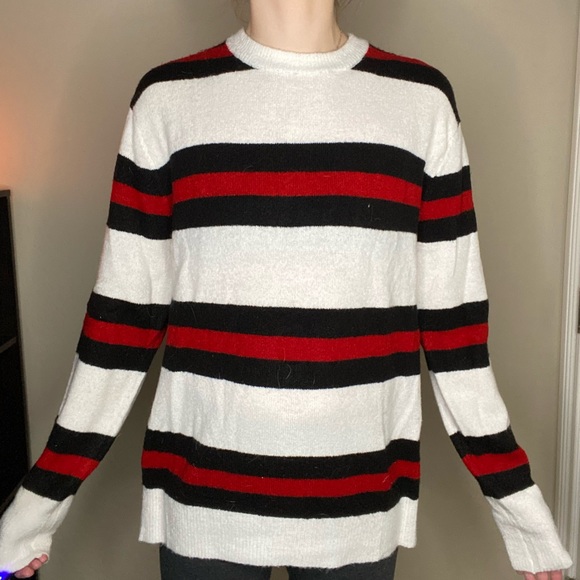 Forever 21 Sweaters - NWOT F21 Striped Sweater